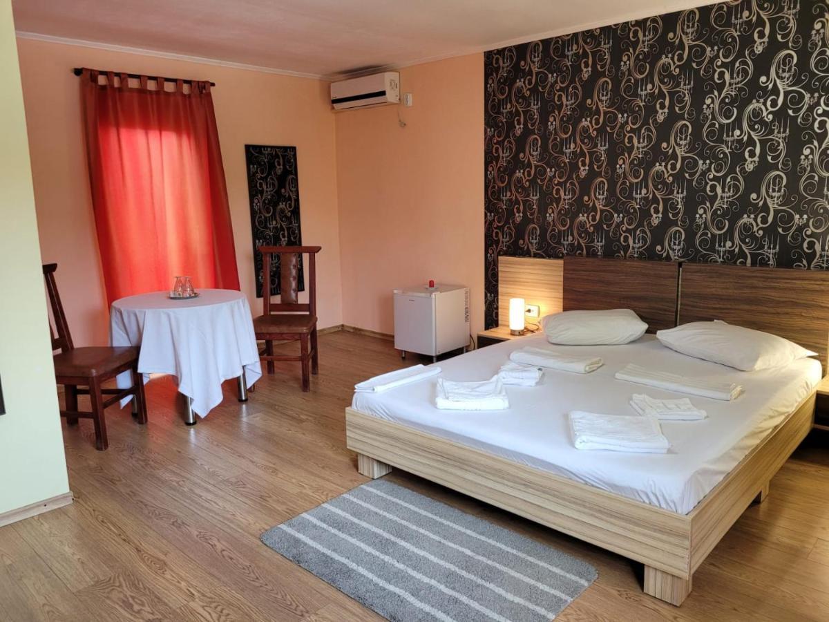 Pensiunea Miasor Hotel มูรีกีโอล ภายนอก รูปภาพ