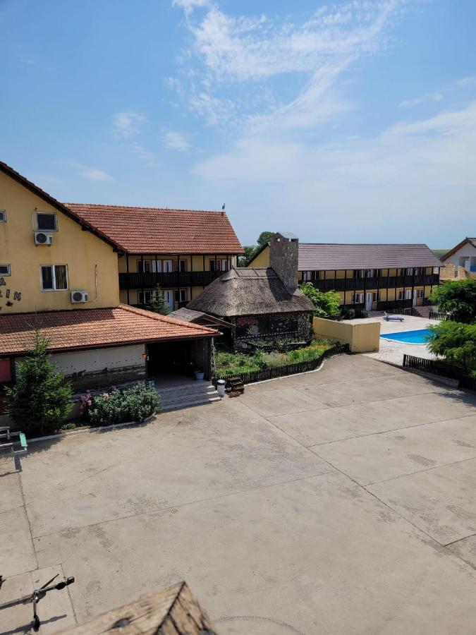 Pensiunea Miasor Hotel มูรีกีโอล ภายนอก รูปภาพ